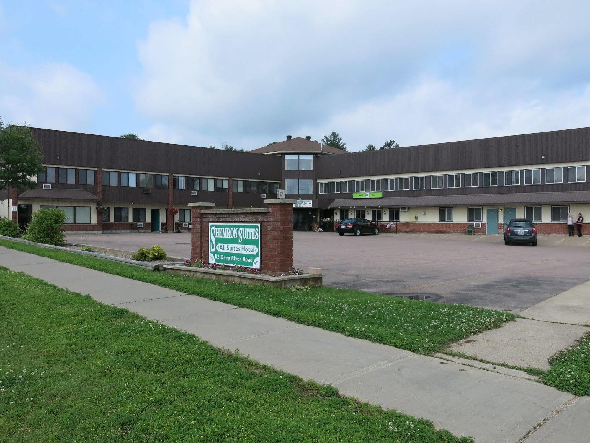 Shemron Suites Hotel Deep River Extérieur photo