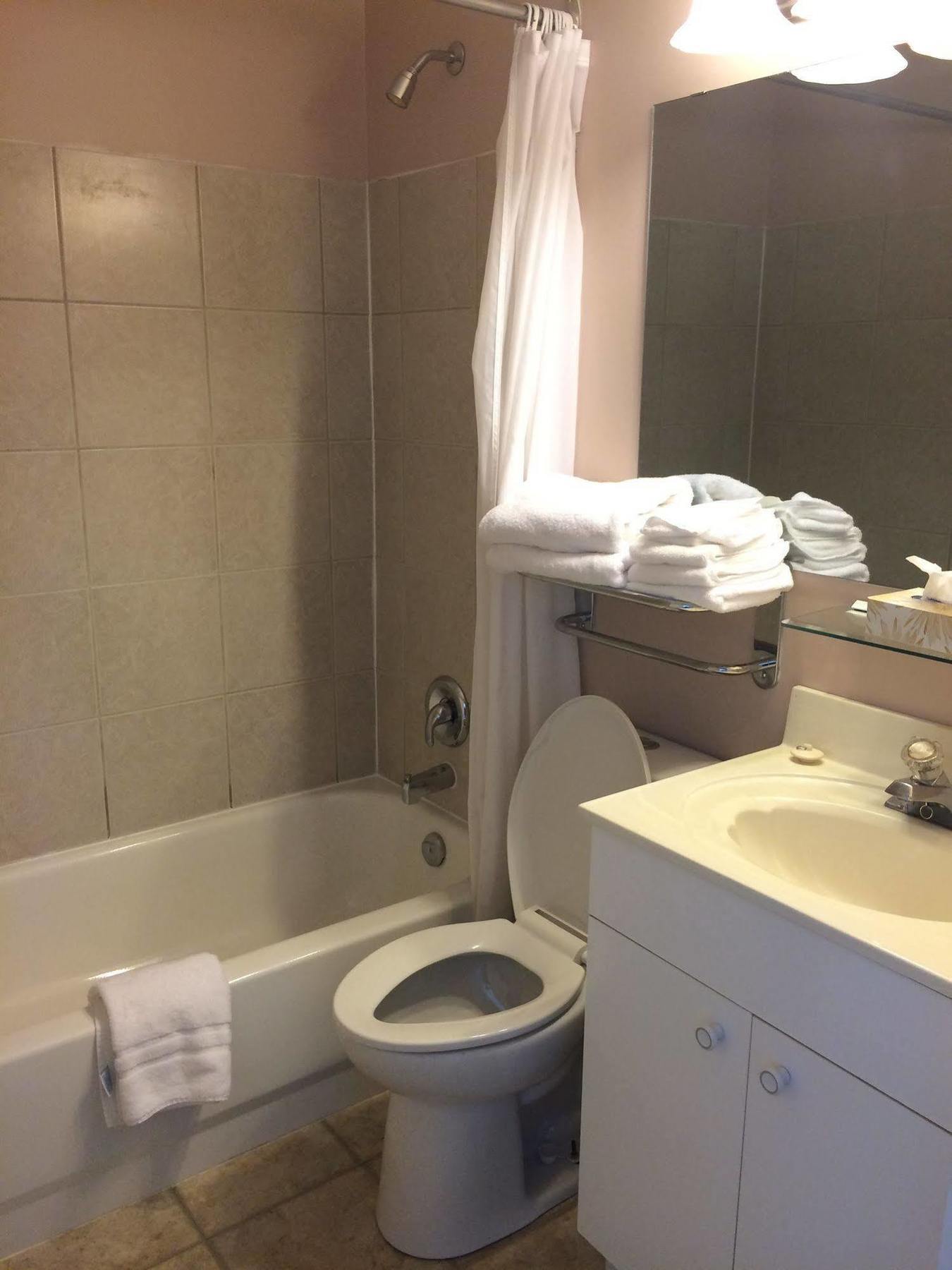 Shemron Suites Hotel Deep River Extérieur photo