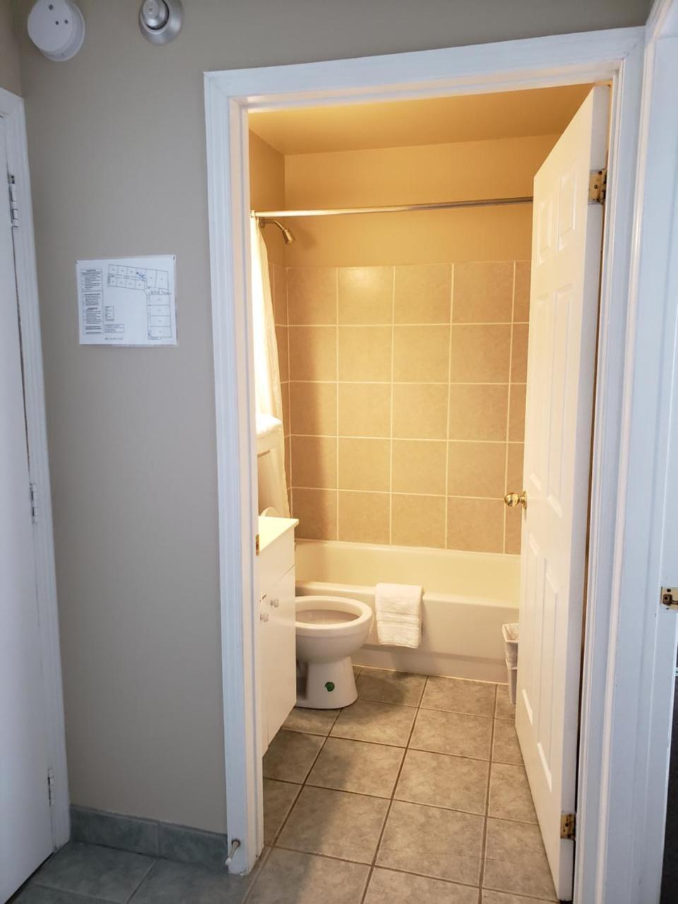Shemron Suites Hotel Deep River Extérieur photo