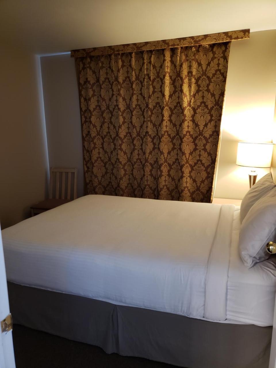 Shemron Suites Hotel Deep River Extérieur photo