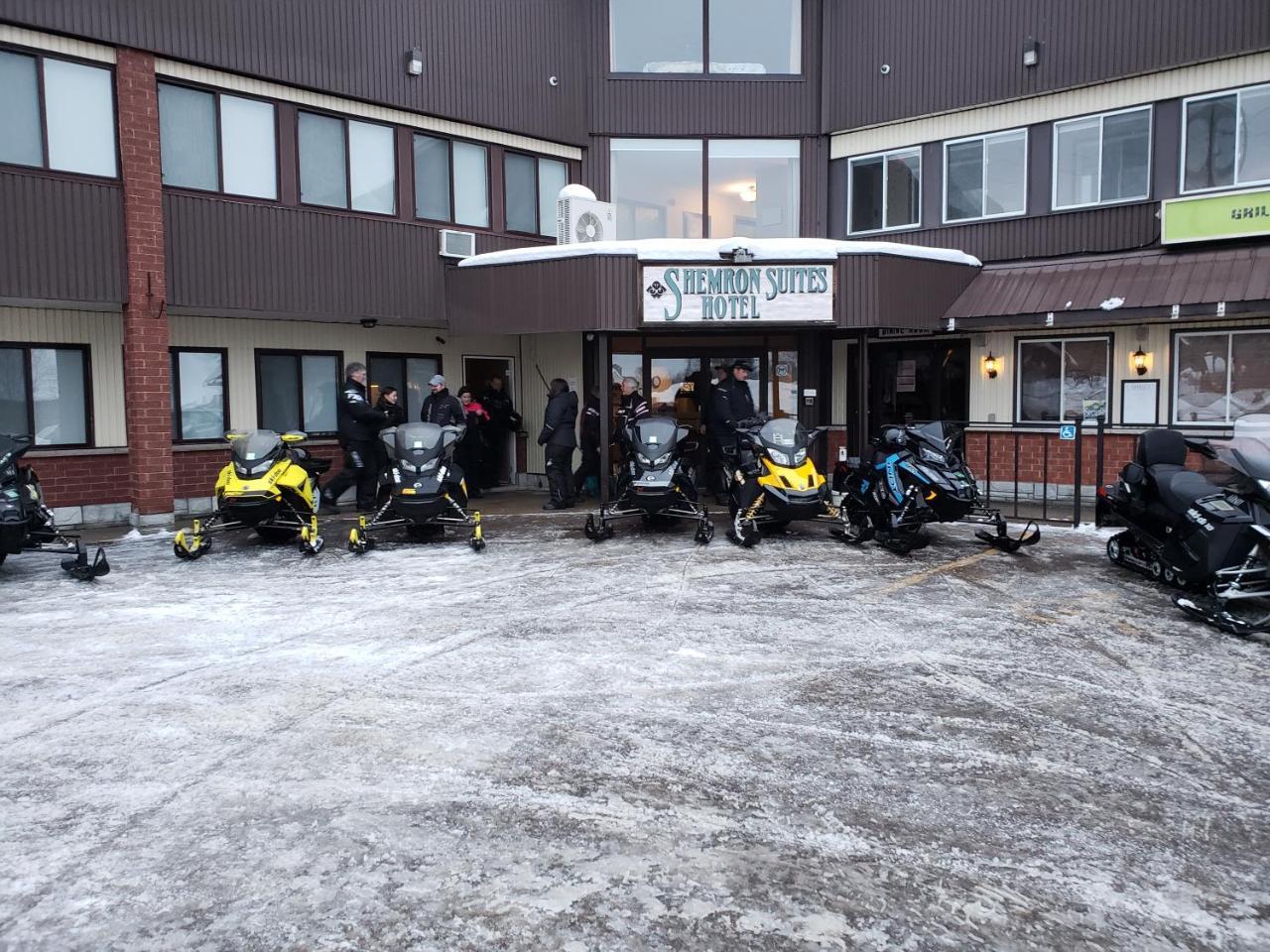 Shemron Suites Hotel Deep River Extérieur photo