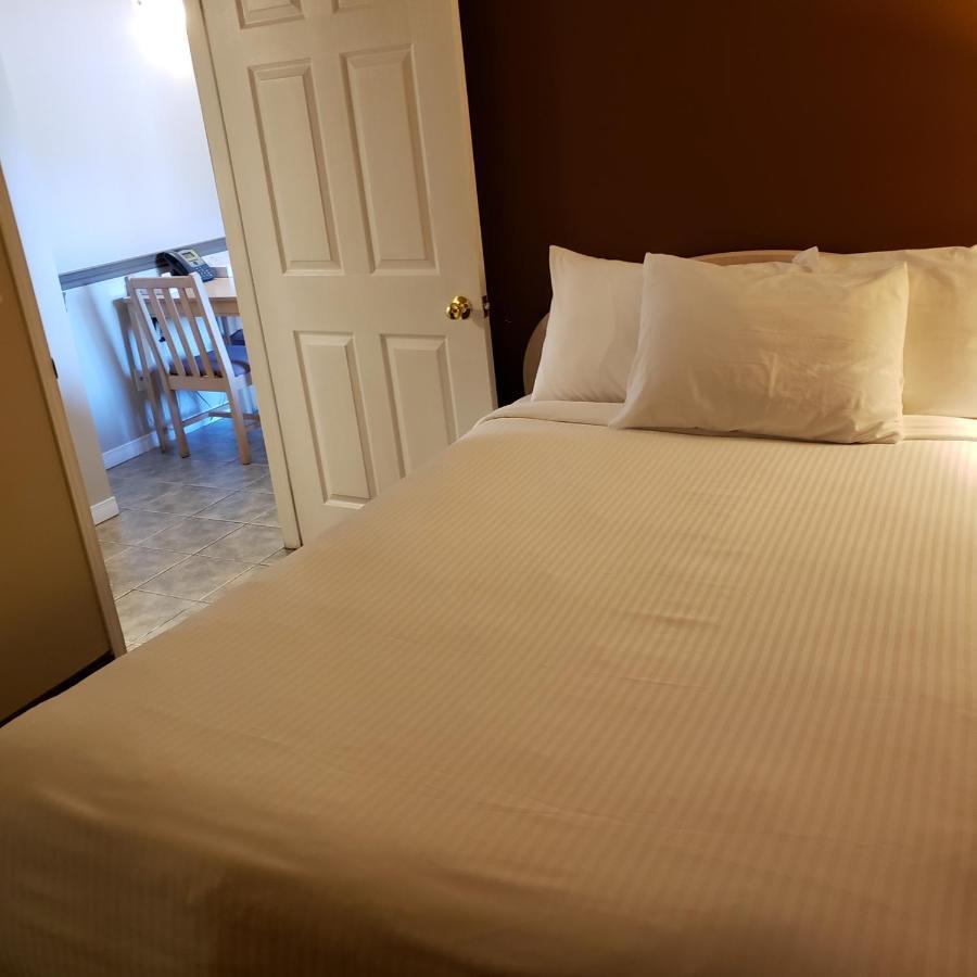 Shemron Suites Hotel Deep River Extérieur photo
